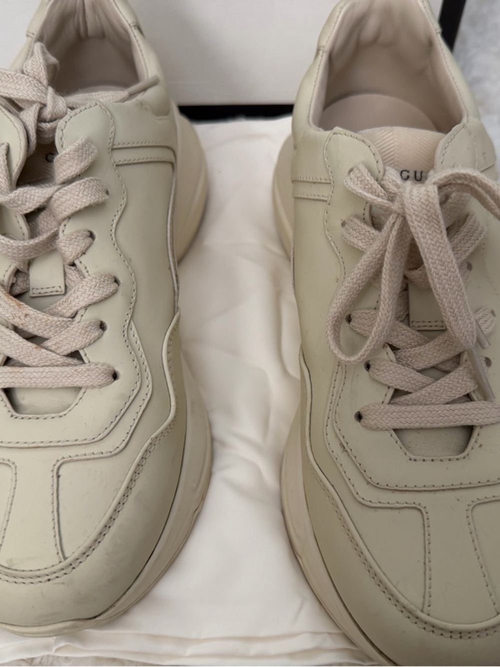 Gucci Beige Laces and Branded Dust Bag Accessories - Picture 7 of 8